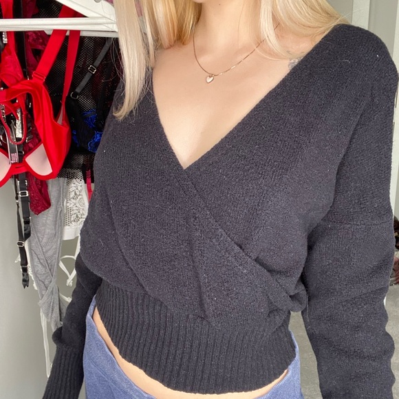 CROPPED WOOL KNIT LONGSLEEVE SWEATER BLACK - Picture 1 of 4